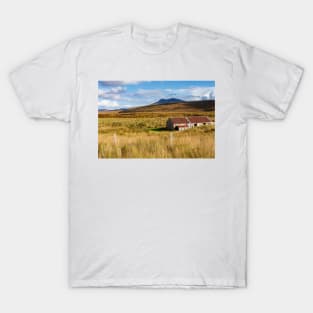 Old barn, Achnasheen T-Shirt